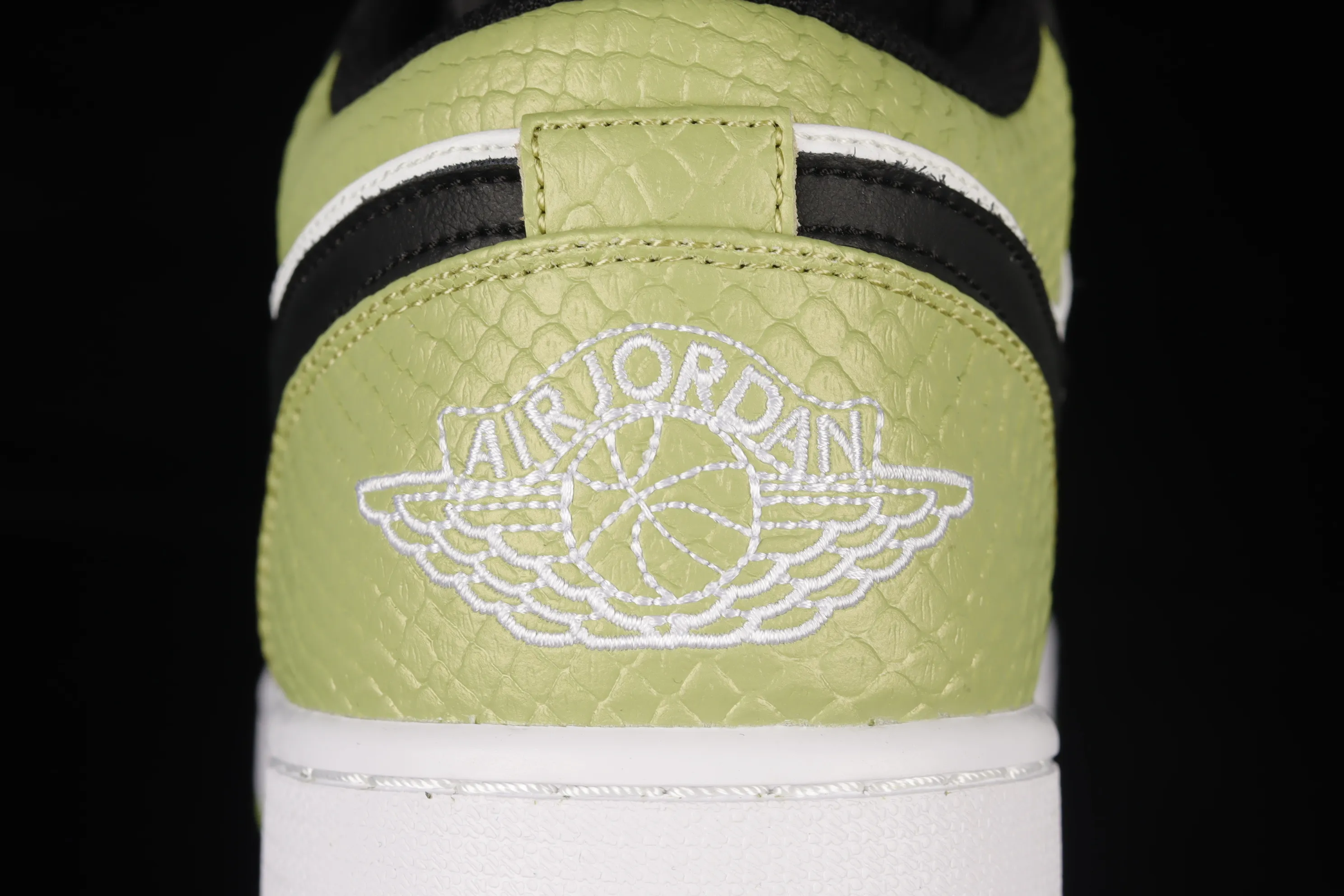 All categories Air Jordan Jordan series basketball shoes Air Jordan 1 Low Air Jordan 1 Low AJ1 Joe 1 Green Snake Low-top cultural basketball shoes DX4446-301